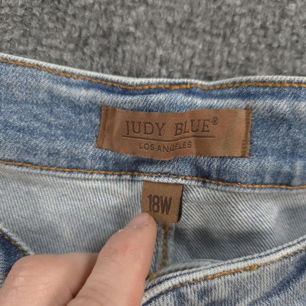 Judy Blue Jeans Womens 18W Light Wash High Rise Baggy Straight Stretch Denim NEW